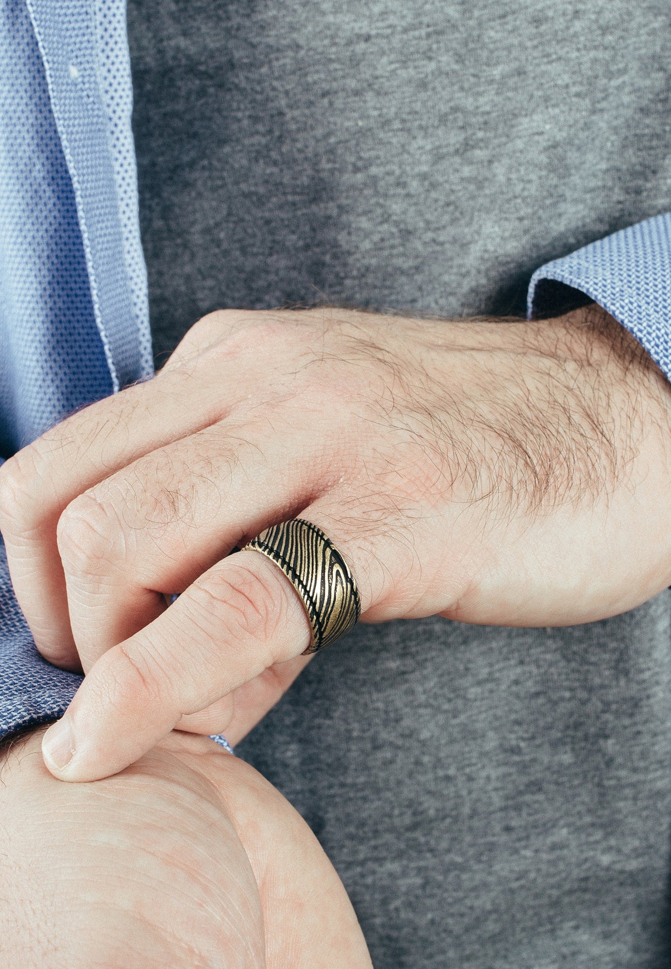 Akitsune-Orbis-Ring-Brass-Damaask-Steel-Model-2