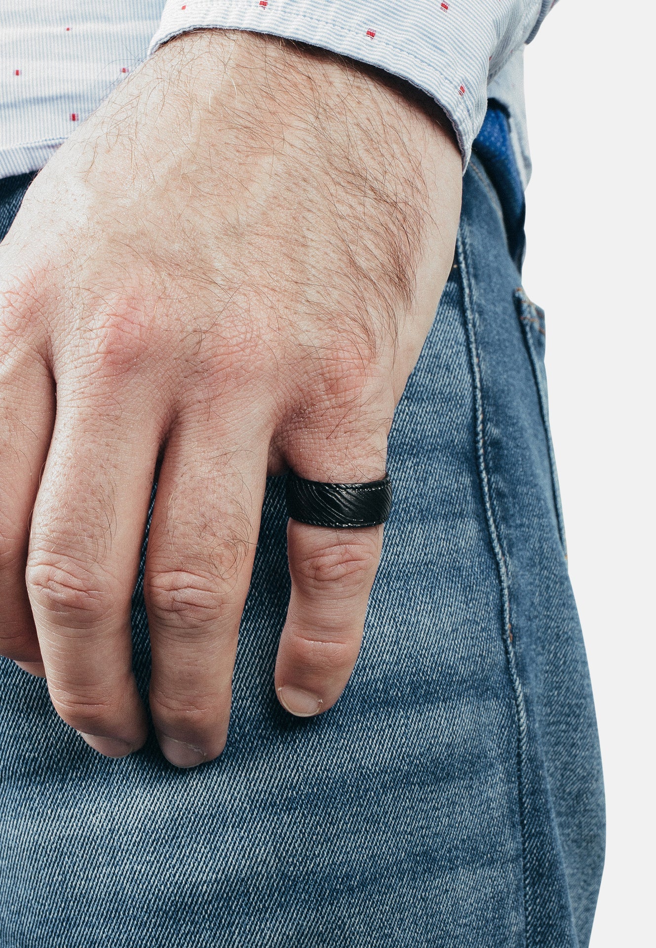 Akitsune-Orbis-Ring-Matte-Black-Damaask-Steel-Model