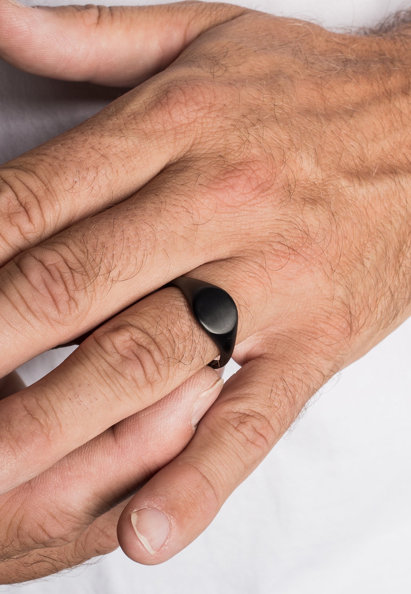 Akitsune-Parvus-Signet-Ring-Matte-Black-Men-2