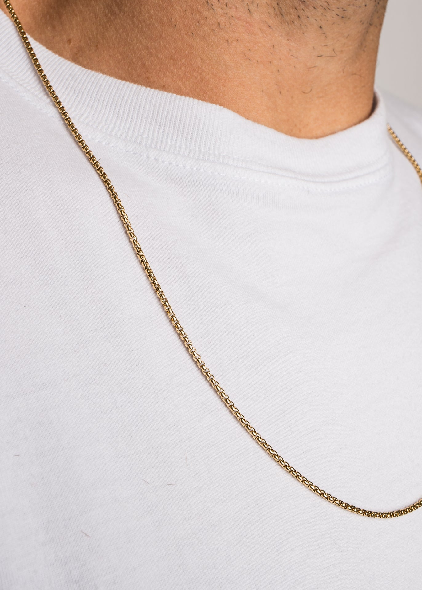 Akitsune-Pearl-Necklace-Chain-Gold-Model-3