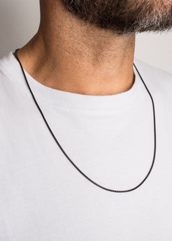 Akitsune-Pearl-Necklace-Chain-Matte-Black-Model-2