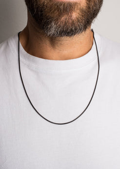 Akitsune-Pearl-Necklace-Chain-Matte-Black-Model-3