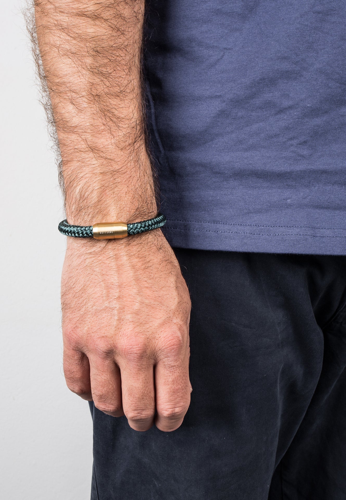 Akitsune-Portus-Nautical-Rope-Bracelet-Matte-Gold-Green-Model-3