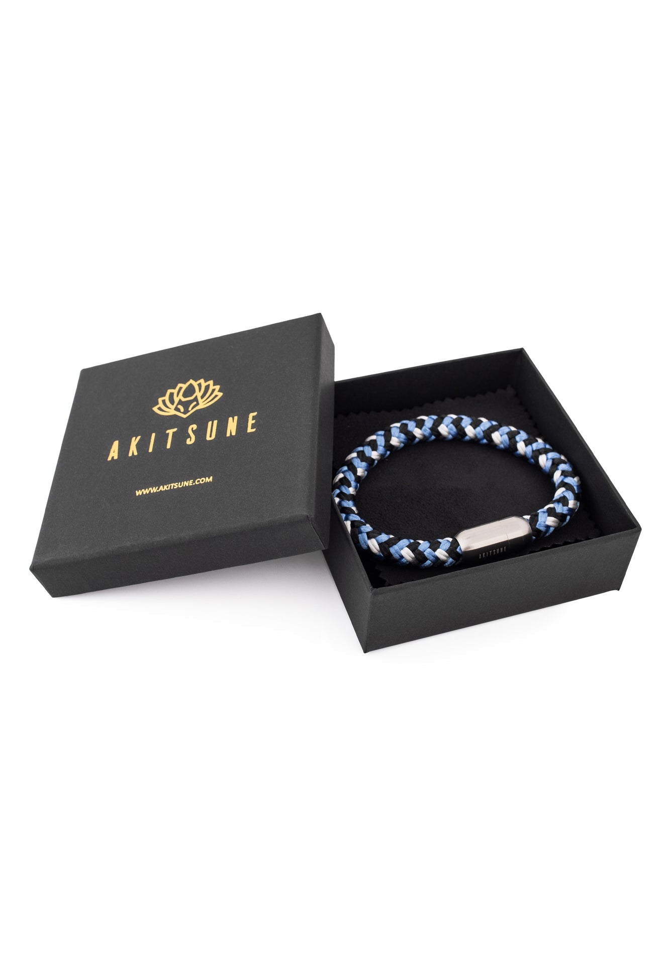 Akitsune-Portus-Nautical-Rope-Bracelet-Matte-Silver-Blue-White-Magnetic-Sailor-6