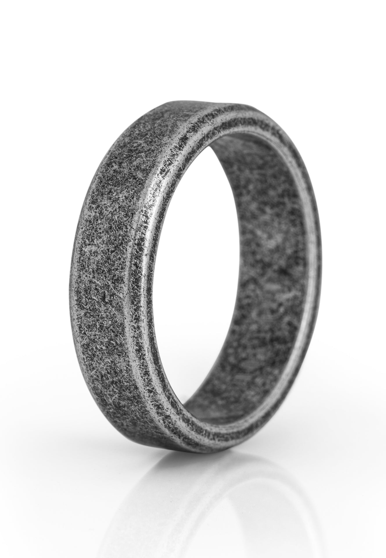 Akitsune-Purus-Minimalistic-Ring-Antique-Silver-Full