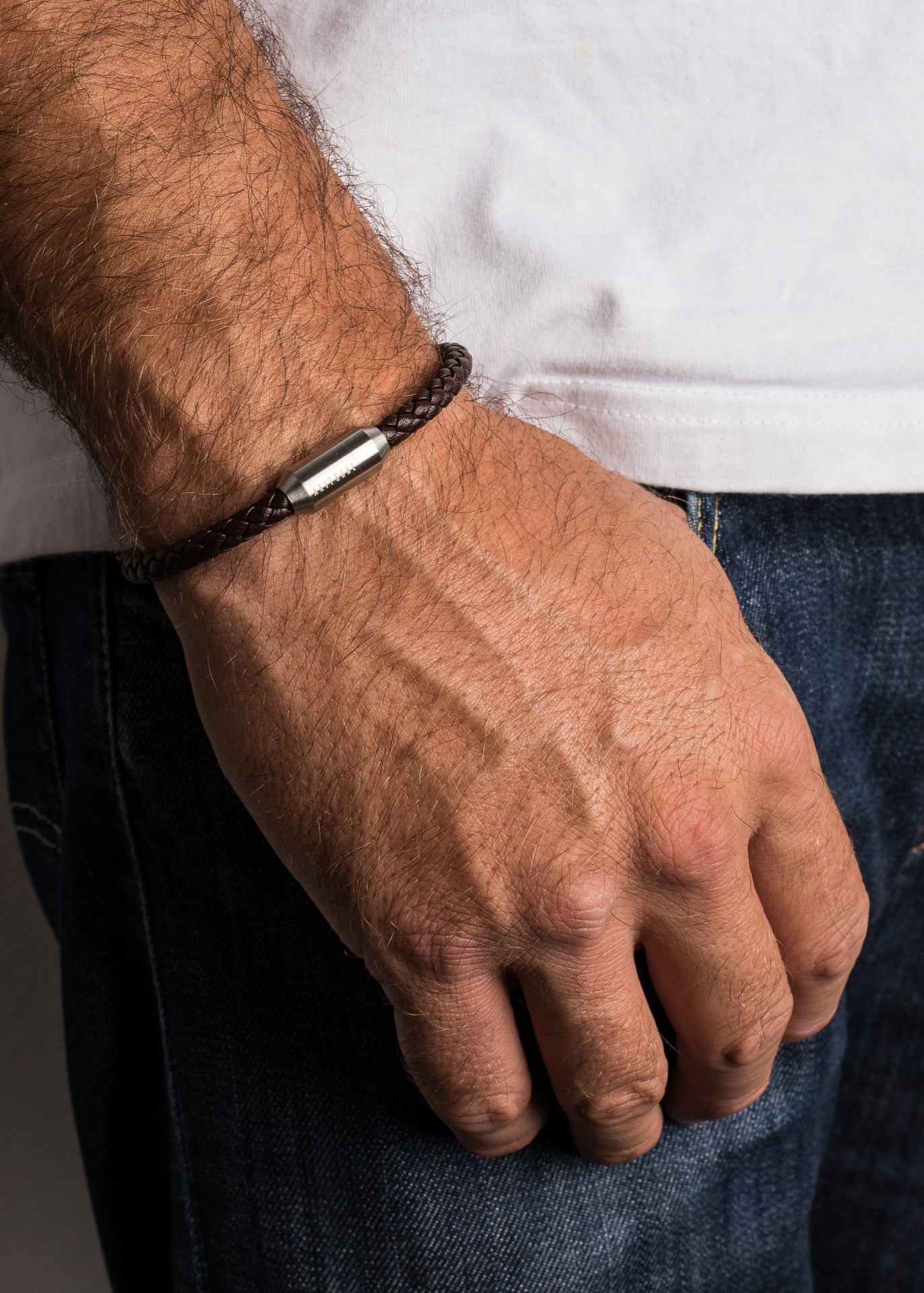 Akitsune-Silva-Leather-Bracelet-Silver-Brown-Model-2