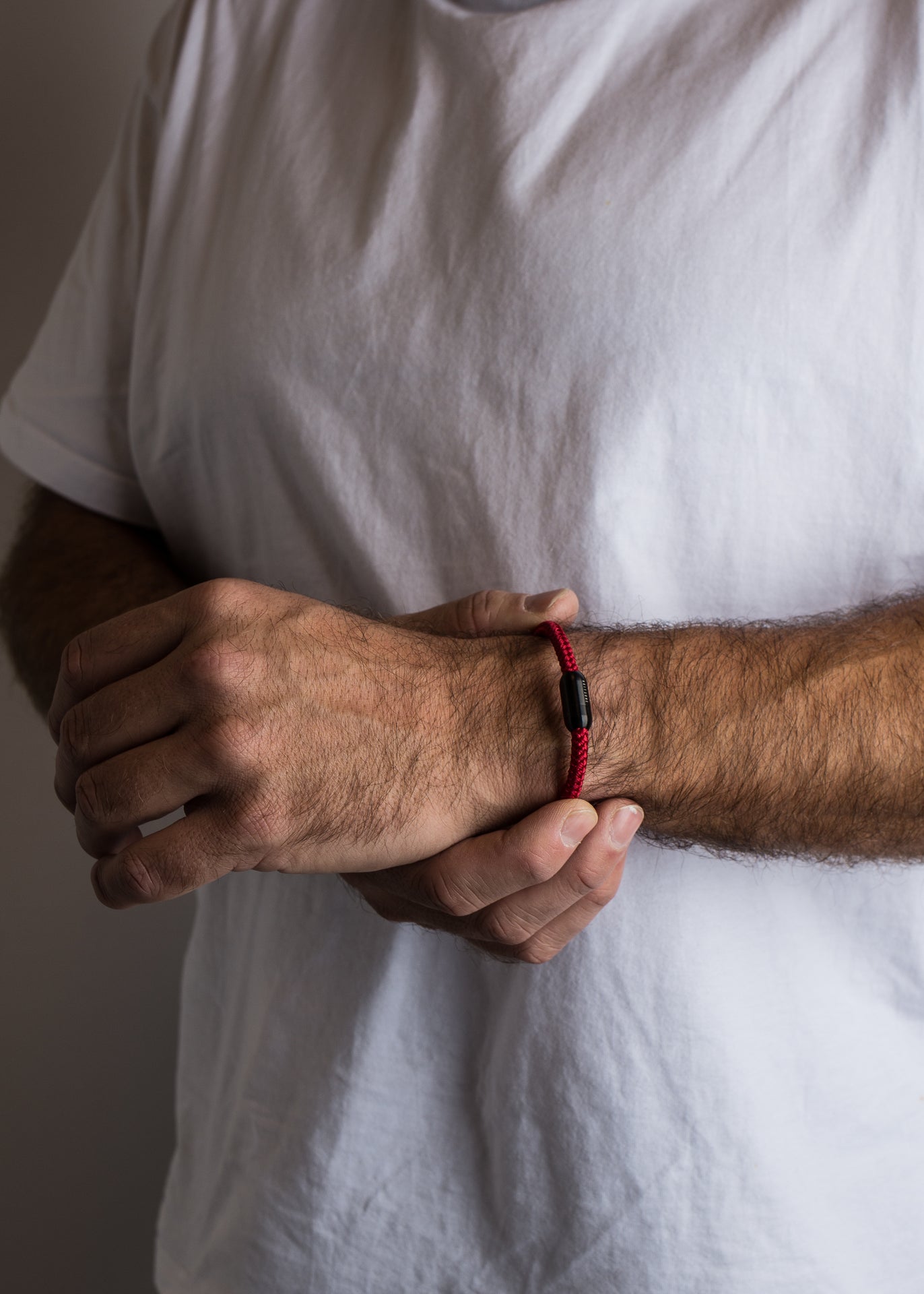 Akitsune-Silvus-Nylon-Bracelet-Matte-Black-Red-1