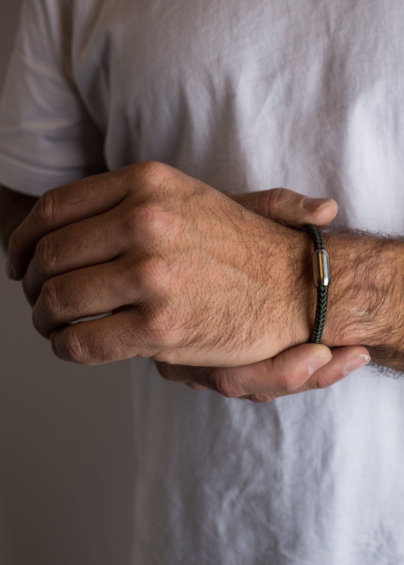 Akitsune-Silvus-Nylon-Bracelet-Matte-Silver-Olive-1