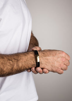 Akitsune-Simplicitas-Leather-Bracelet-Gold-Black-1