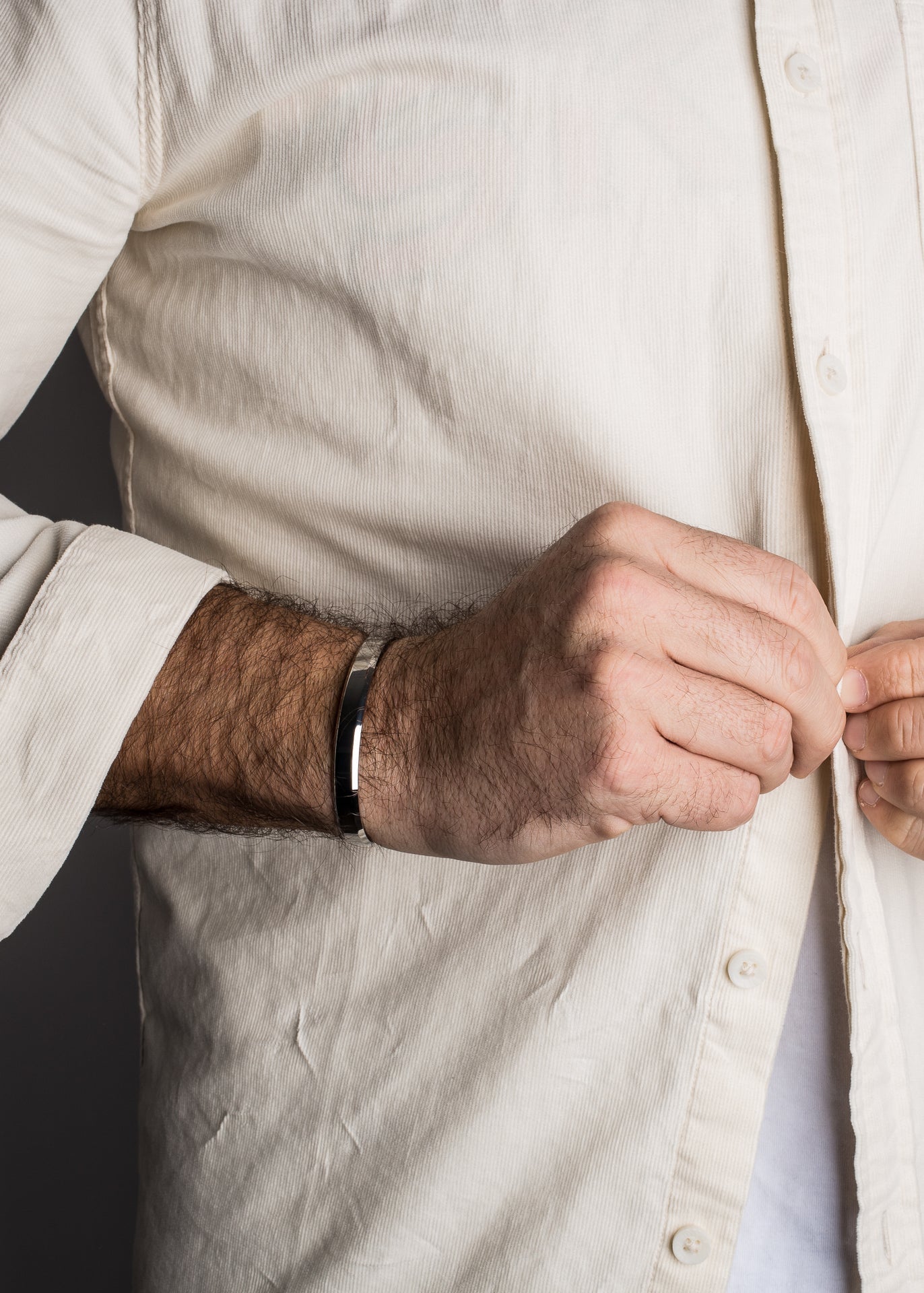 Akitsune-Slim-Elegia-Bangle-Silver-3