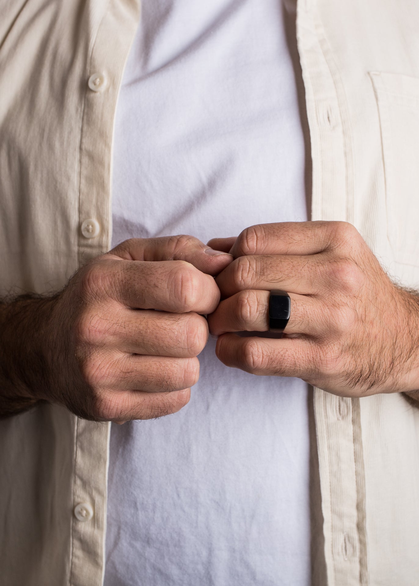 Akitsune-Solida-Signet-Ring-Matte-Black-Model-2