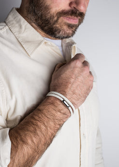 Akitsune-Suprema-Leather-Bracelet-Silver-White-4