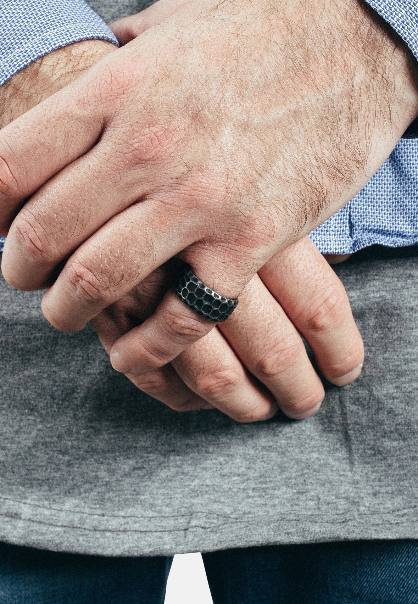 Akitsune-Terra-Ring-Antique-Silver-Band-Hammered-Mens-Model