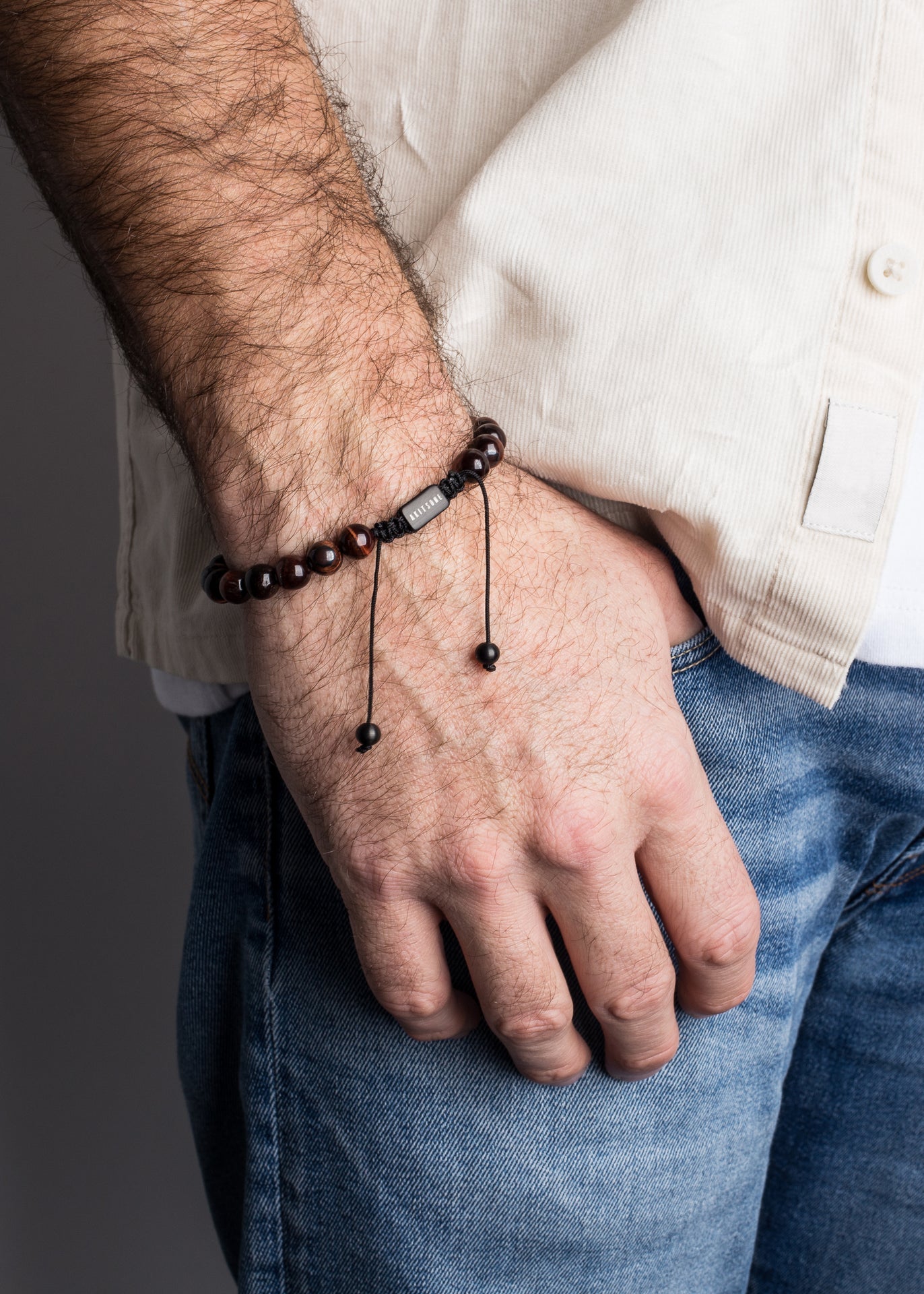 Akitsune-Venatio-Beaded-Bracelet-Black-Tiger-Eye-Red-7