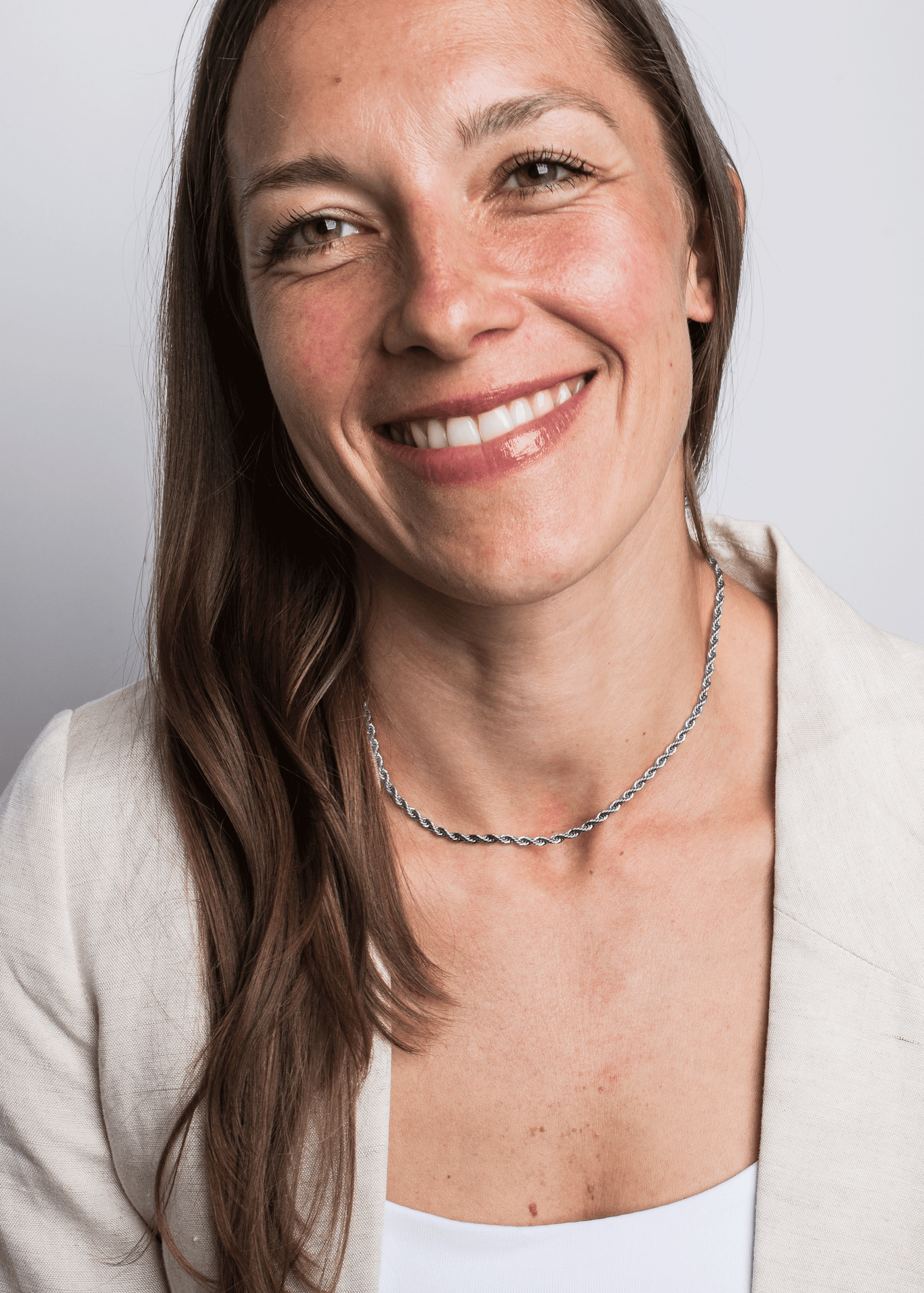 Akitsune-Vitality-Necklace-Silver-Model-2