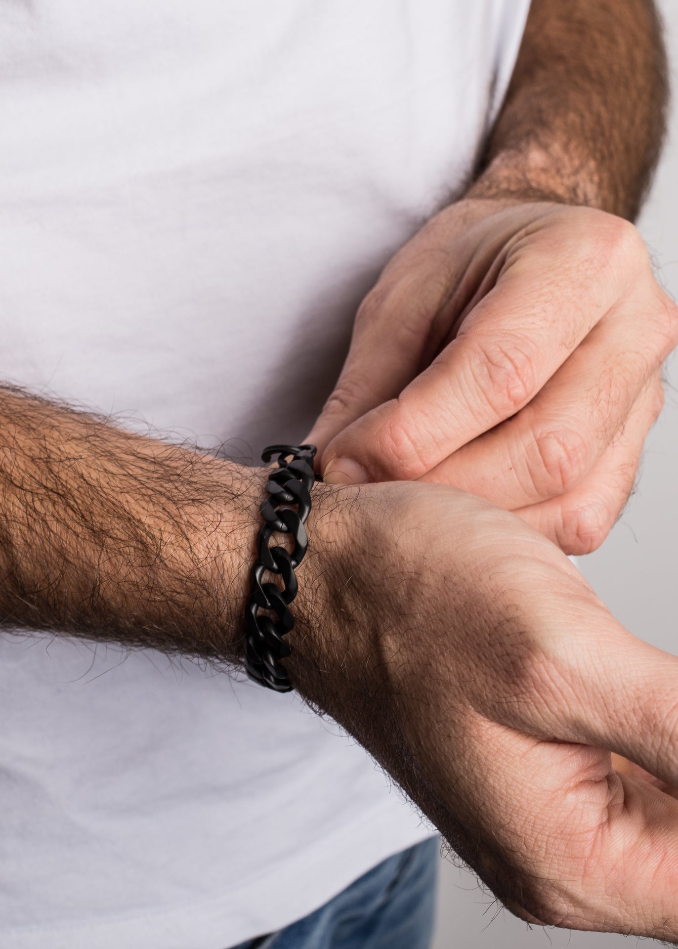 Militium-Metal-Chain-Bracelet-Matte-Black-Model-1