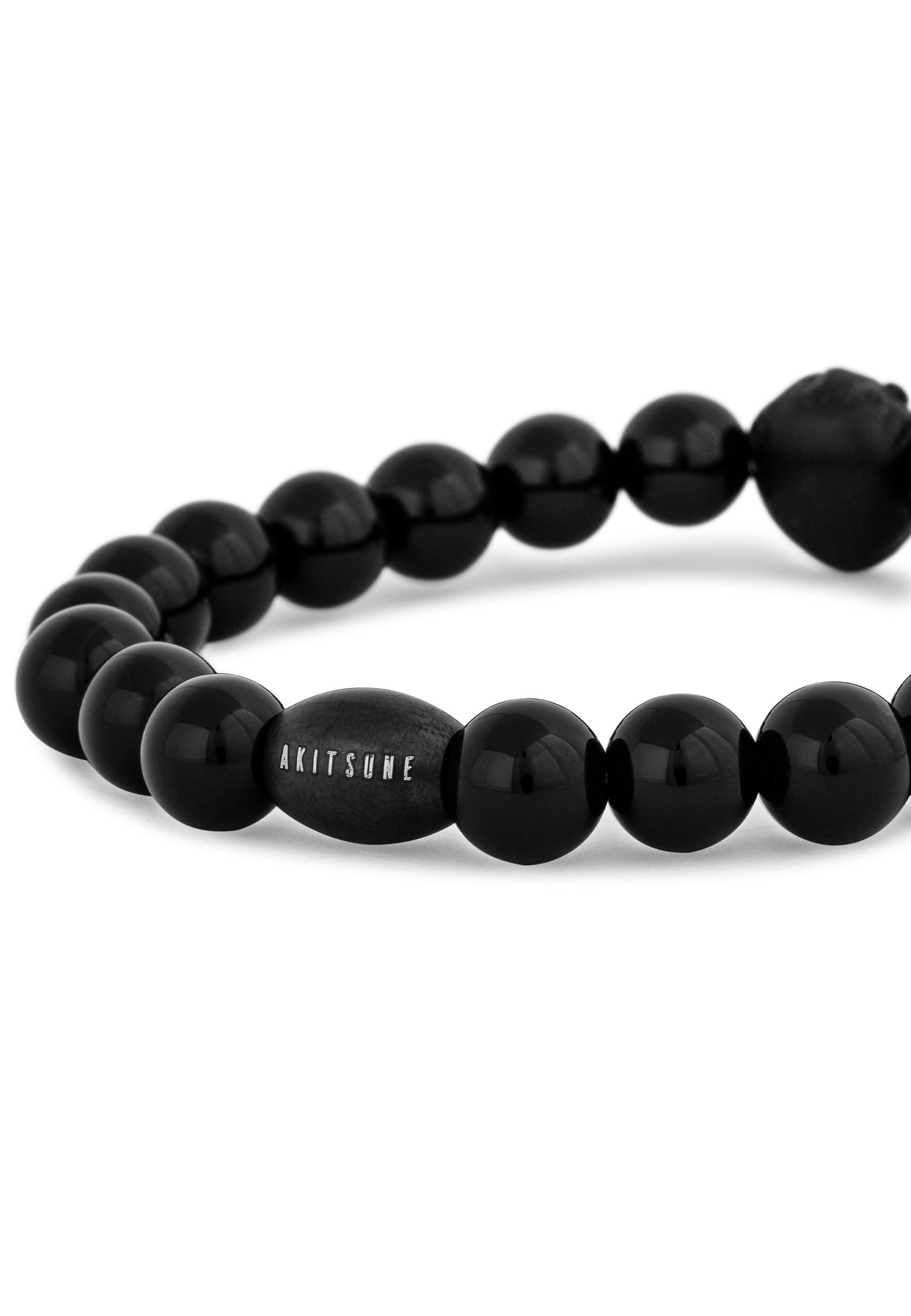 Regis-Beaded-Bracelet-Black-Black-Lion-Head-Detail